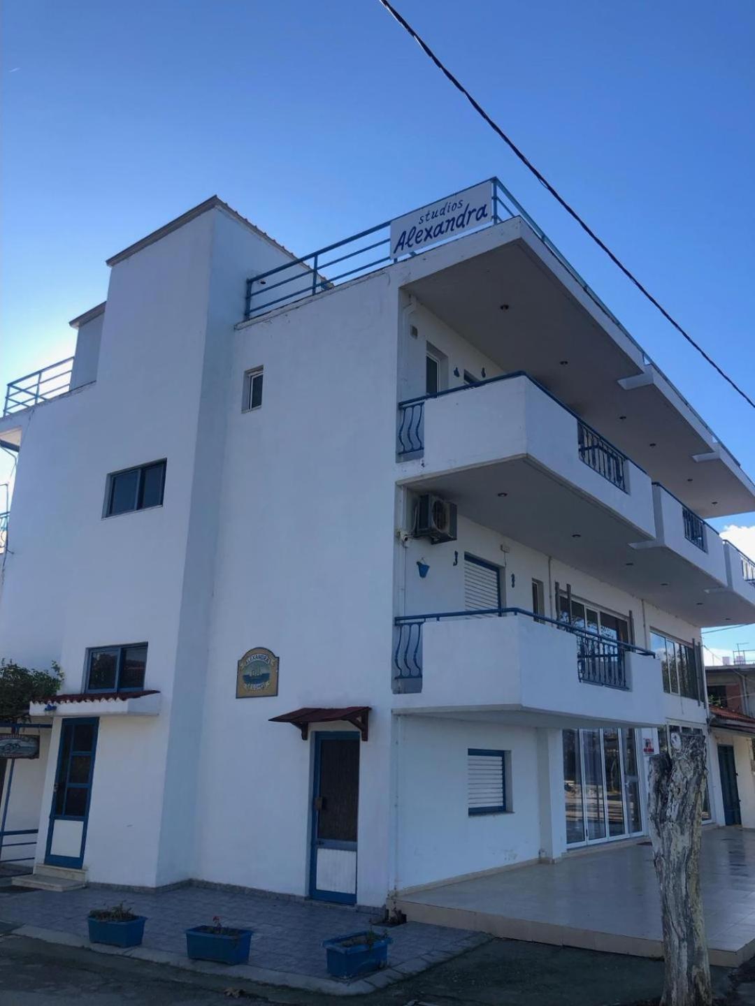 Alexandra Studios Néos Pírgos Exterior foto