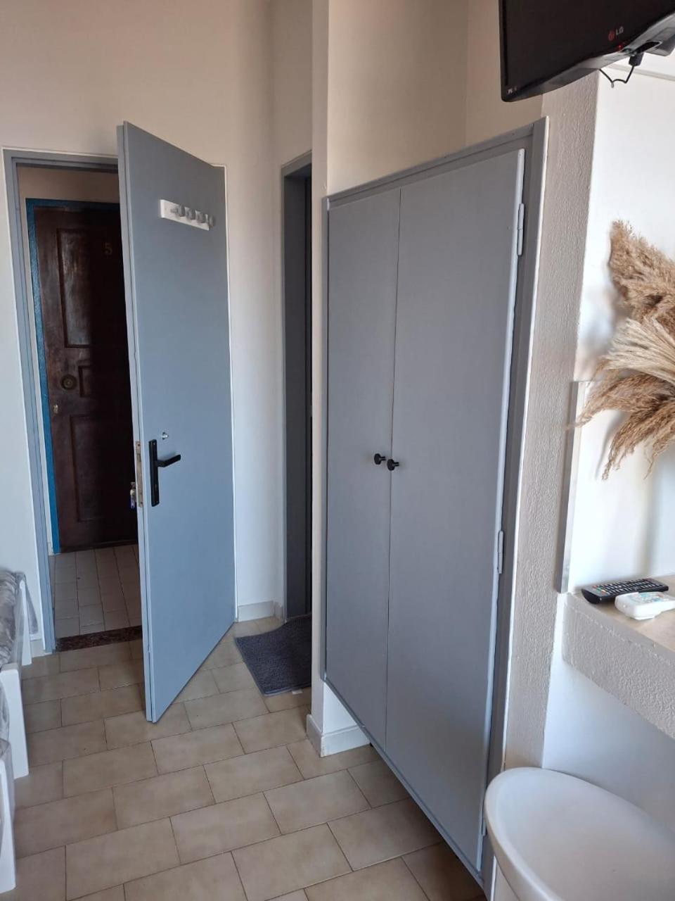 Alexandra Studios Néos Pírgos Zimmer foto